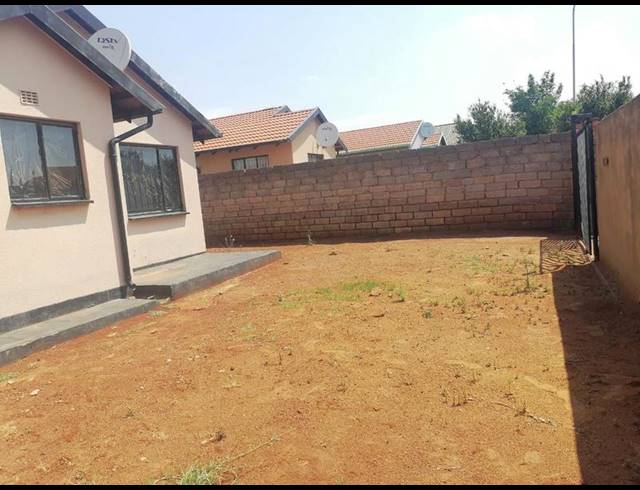 2 BEDROOM HOUSE FOR SALE IN PROTEA GLEN